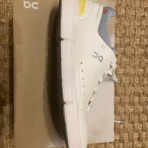 On Cloud Roger Tennis Shoes